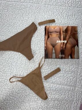 SKIMS Thongs Set of 3